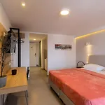 Comfort Zefyros Ξενοδοχείο με διαμερίσματα Νέοι Πόροι