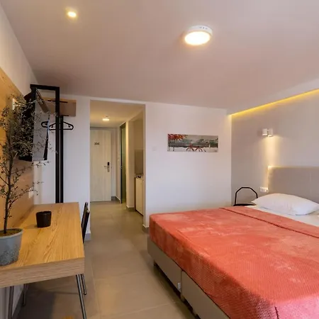 Comfort Zefyros Aparthotel Néoi Póroi