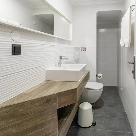 Comfort Zefyros Aparthotel Néoi Póroi
