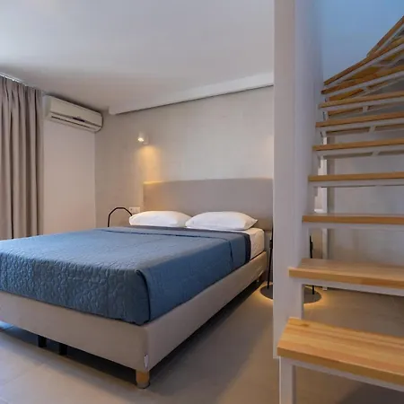 Comfort Zefyros Aparthotel 3*