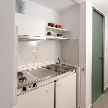 Comfort Zefyros Aparthotel