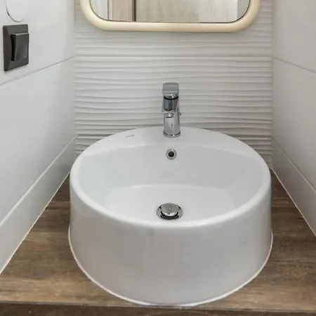 Comfort Zefyros Aparthotel 3*