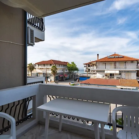 Aparthotel Comfort Zefyros 3*