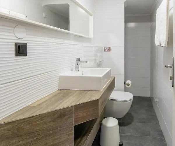 Comfort Zefyros Aparthotel Neoi Poroi