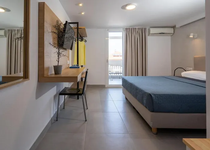 Aparthotel Comfort Zefyros 3*