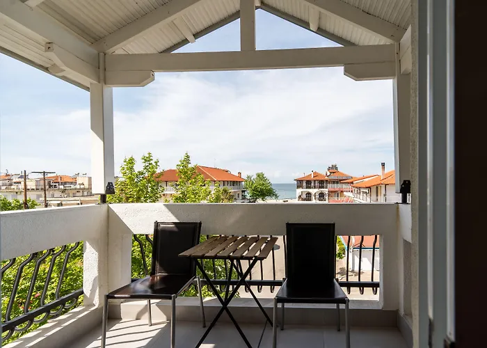 Comfort Zefyros Aparthotel 3*