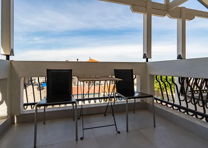 Comfort Zefyros Aparthotel Neoi Poroi