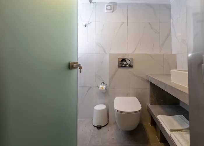 Comfort Zefyros Aparthotel 3*
