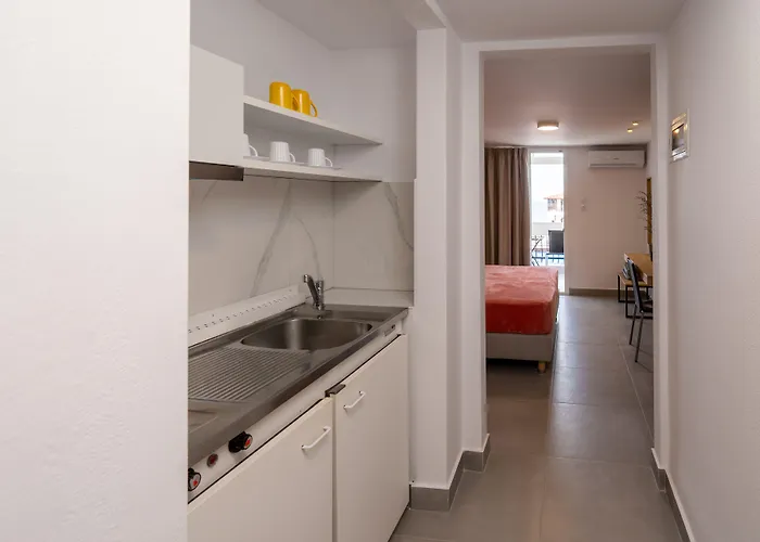 Comfort Zefyros Aparthotel